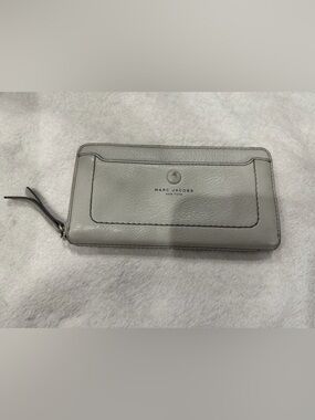 Marc Jacobs Light Gray Pebbled Leather Snap Wallet